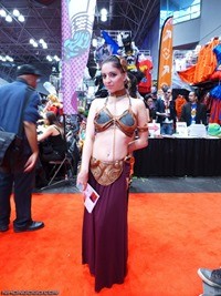 Cosplay-Round-Up-New-York-Comic-Con-2013-Edition-Saturday-Star-Wars-Princess-Leia-768x1024